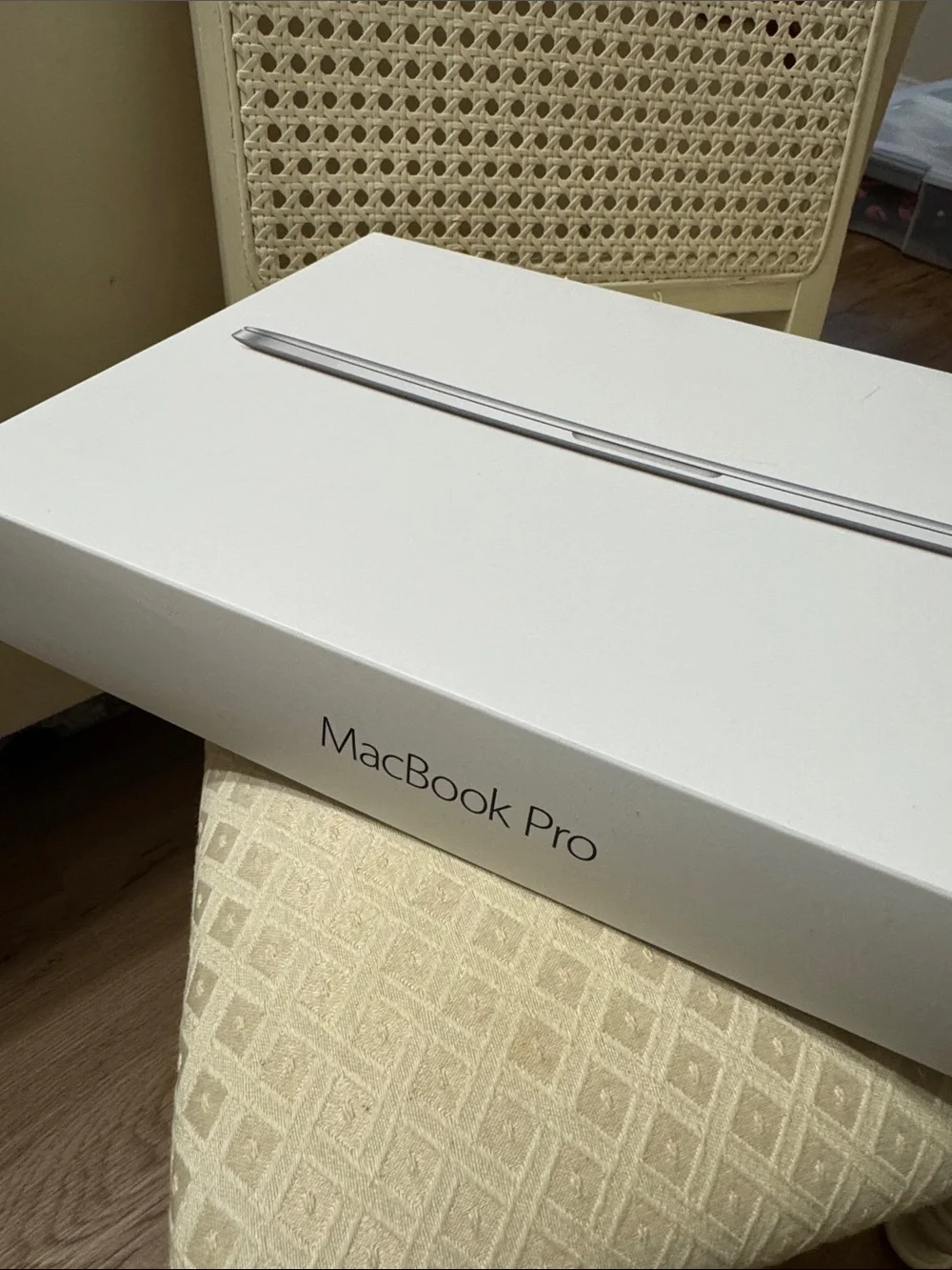 Apple Silver MacBook Pro Retail Box ONLY